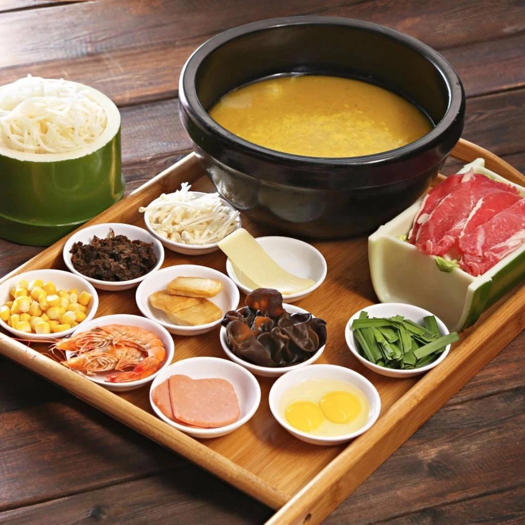 Crossing-the-Bridge Rice Noodles (Guo Qiao Mi Xian)_Yunnan